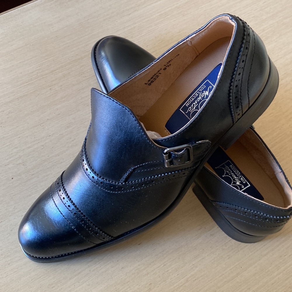 New Men formal leather black dress shoes. Actual Size 11.5” mislabeled as 10.5”